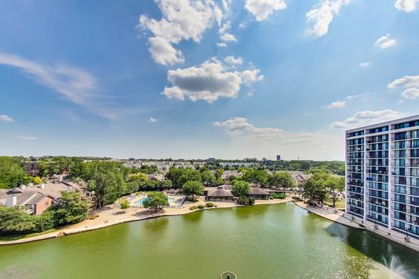 2015 S FINLEY RD #310, Lombard, IL 60148