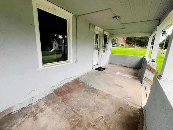 404 E Clark ST, Fayette, IA 52142