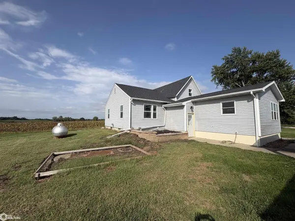 18397 215Th AVE, Centerville, IA 52544