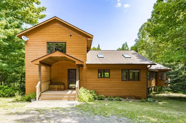 38 Sawmill LN, Lutsen, MN 55612