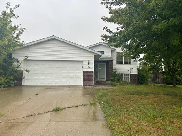 785 Shiloh ST NW, Hutchinson, MN 55350