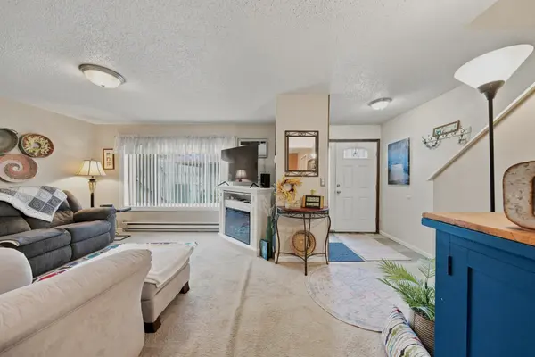 233 19th ST E, West Fargo, ND 58078