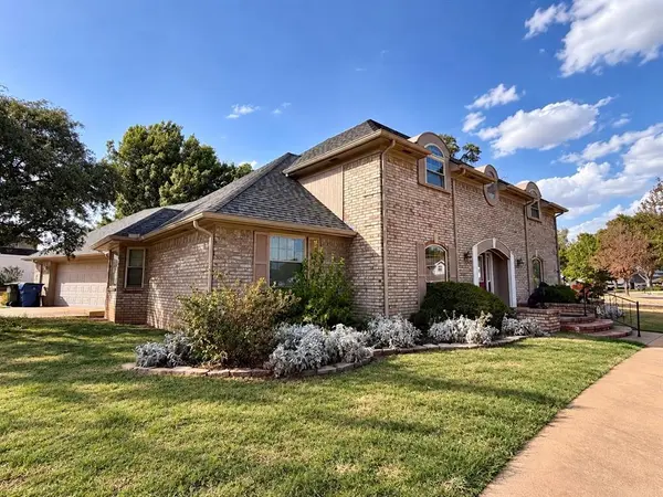 116 Caulder DR, Chickasha, OK 73018