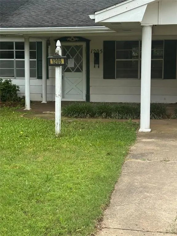 1205 E Indianola ST, Wynnewood, OK 73098
