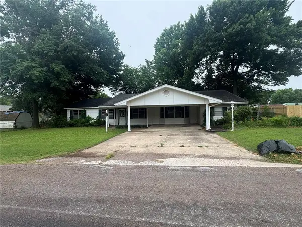 1205 E Indianola ST, Wynnewood, OK 73098