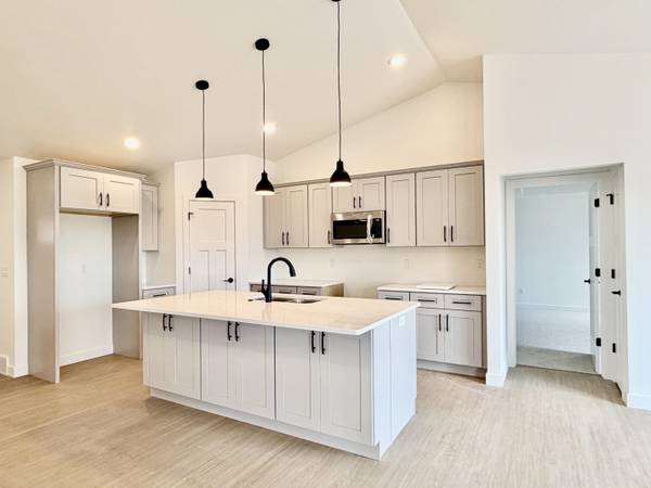 W6843 MCALLISTER CIR, Greenville, WI 54942