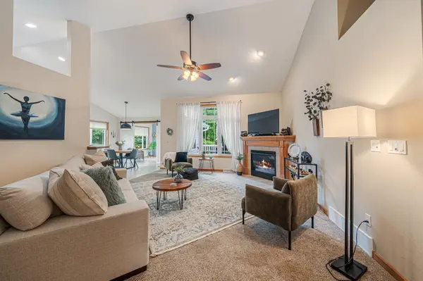 646 S LINCOLN ST, Hortonville, WI 54944