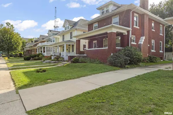 1027 N INSTITUTE PL, Peoria, IL 61606