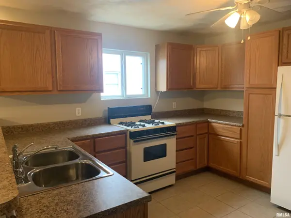 803 E LONDON AVE, Peoria Heights, IL 61616
