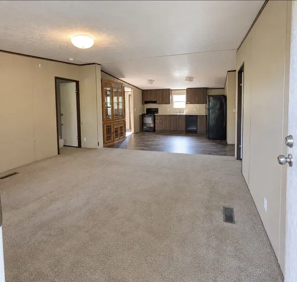 123 Washington Ave, Camden, TN 38320