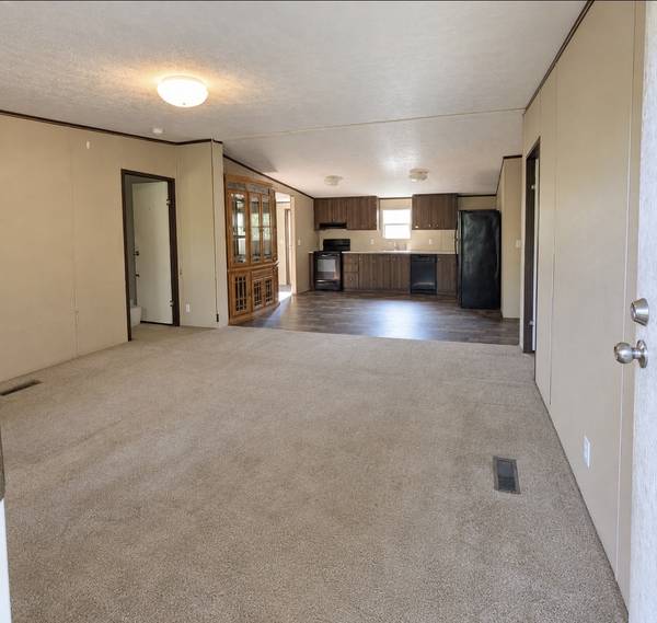 123 Washington Ave, Camden, TN 38320