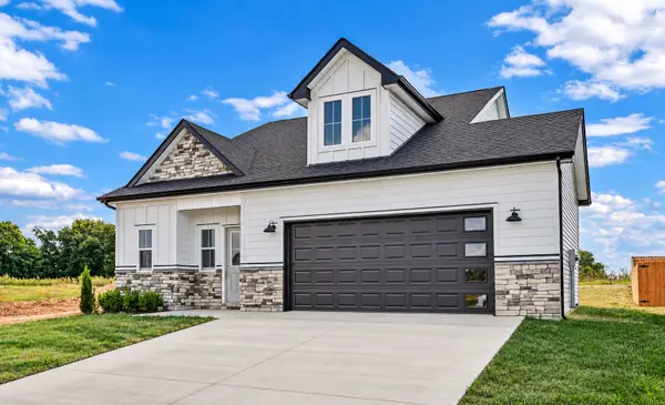 2737 Brewster Dr, Clarksville, TN 37042