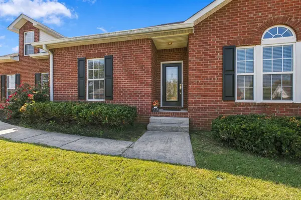 1726 Hollow Oak Dr, Lebanon, TN 37087