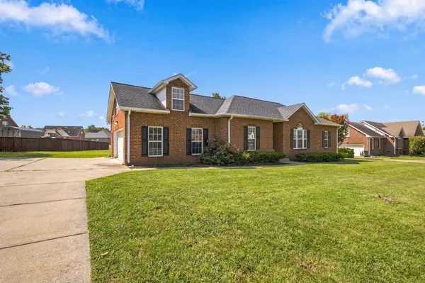 1726 Hollow Oak Dr, Lebanon, TN 37087