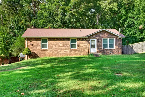 405 Corinne Cir, Clarksville, TN 37040