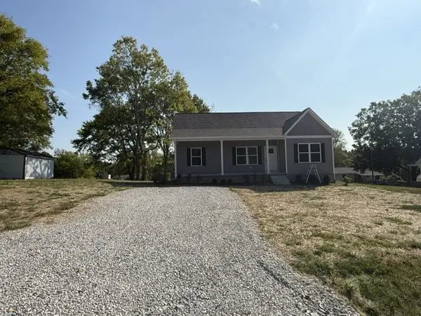 190 College St S, Mc Ewen, TN 37101