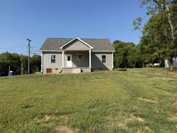 190 College St S, Mc Ewen, TN 37101