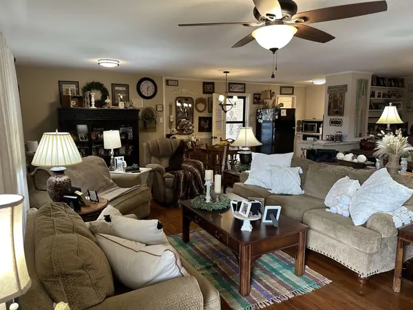 376 SUNSET DR, Lexington, TN 38351