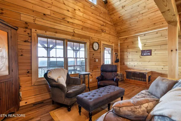 121 Bluegill Rd, Hilham, TN 38568