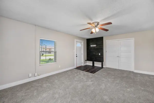 1645 N Main, Andover, KS 67002