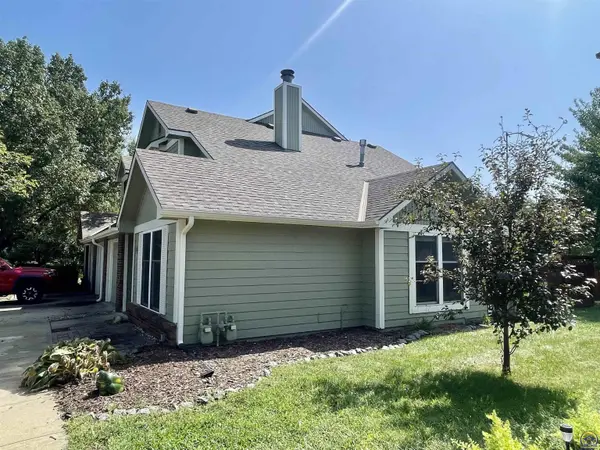 2222 Breckenridge DR, Lawrence, KS 66047