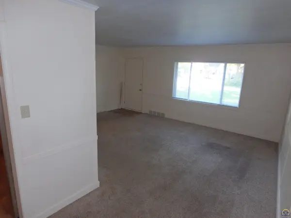 1931 SW High AVE, Topeka, KS 66604