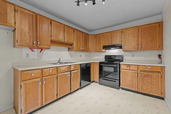 36 Champlain CRES #10, Peterborough, ON K9L 1T1