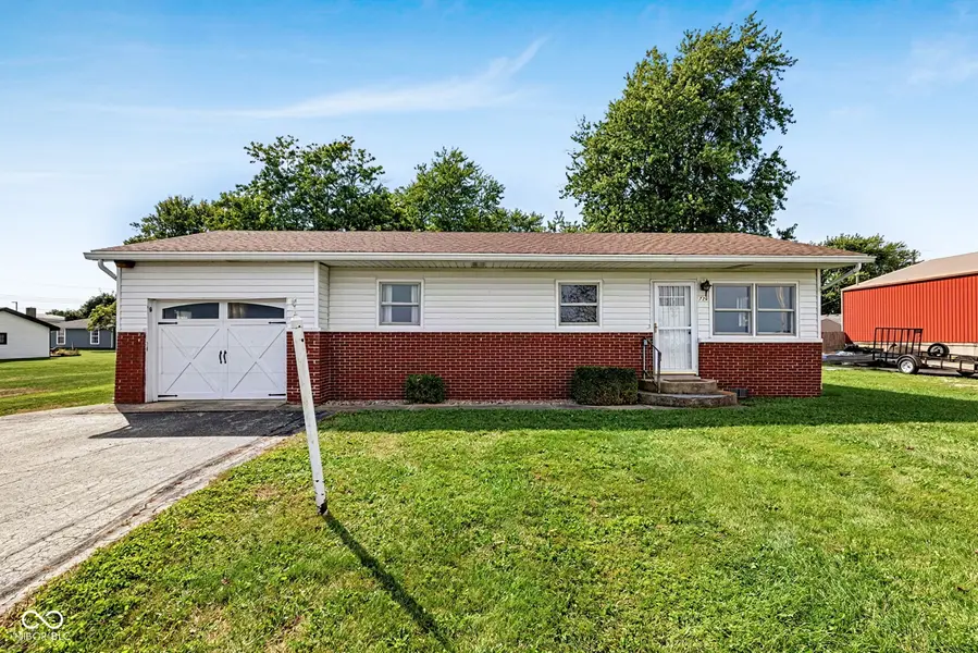 736 N Ash ST, Tipton, IN 46072