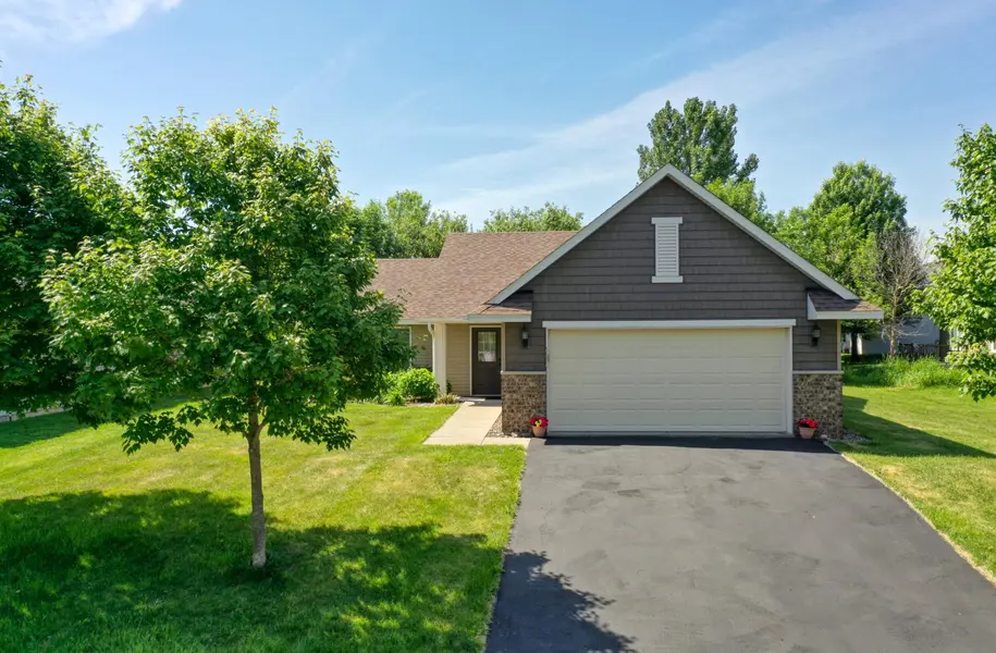 6479 204th ST N, Forest Lake, MN 55025