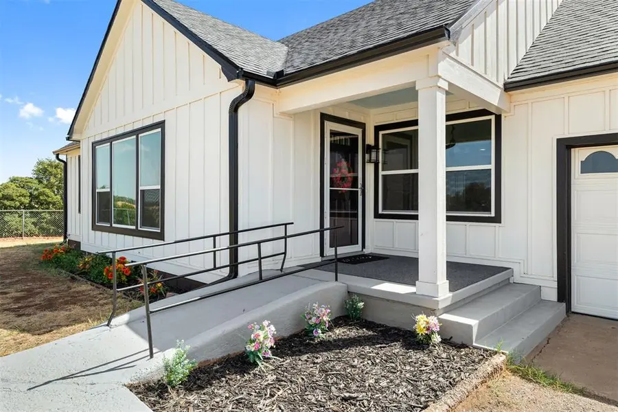 1601 Highway 62 HWY, Chickasha, OK 73018