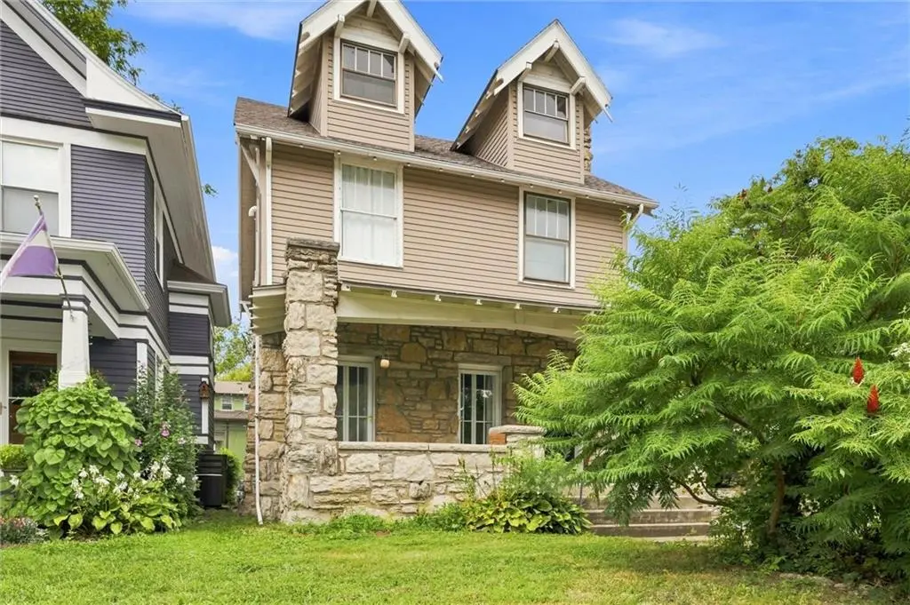 4200 MERCIER ST, Kansas City, MO 64111