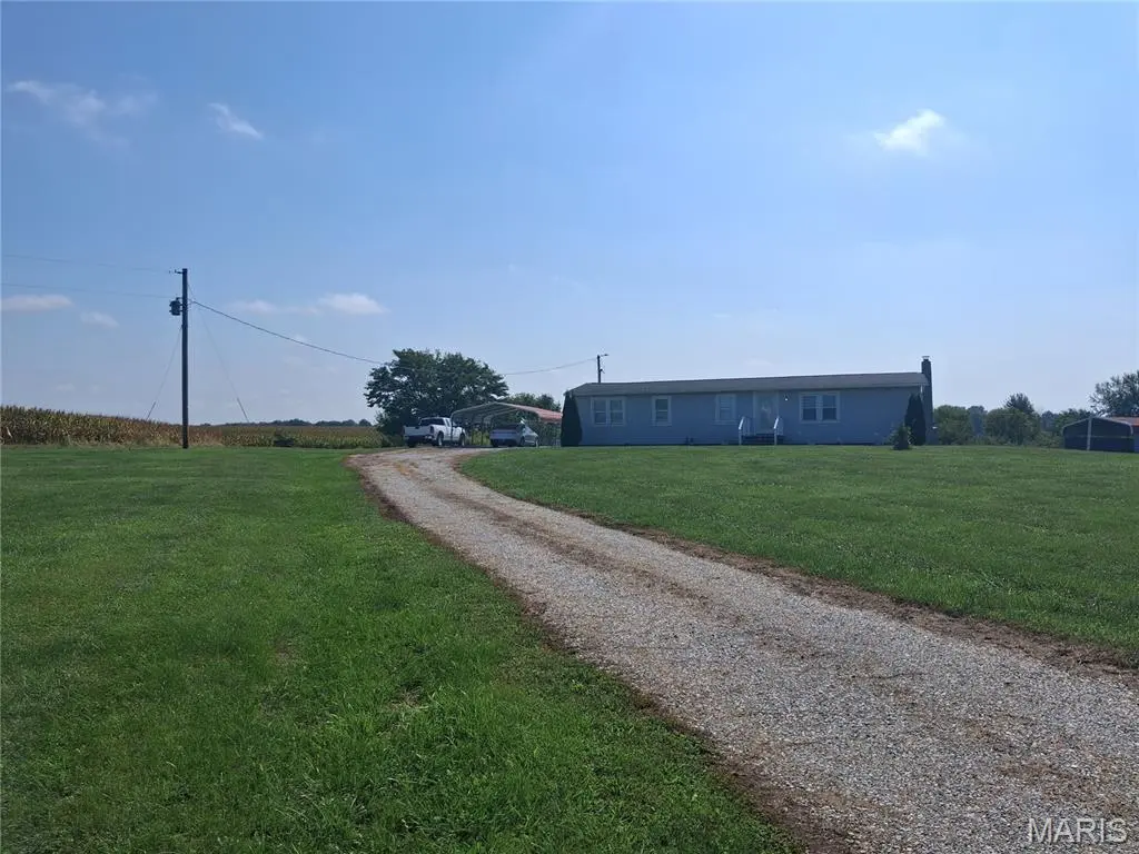 22086 Monroe Road 231, Paris, MO 65275