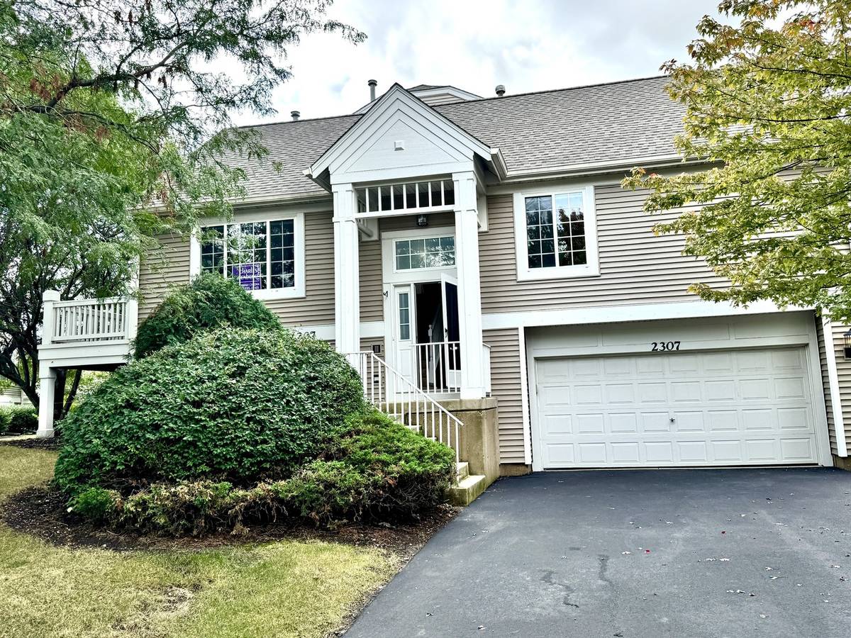 2307 Twilight DR #2307, Aurora, IL 60503