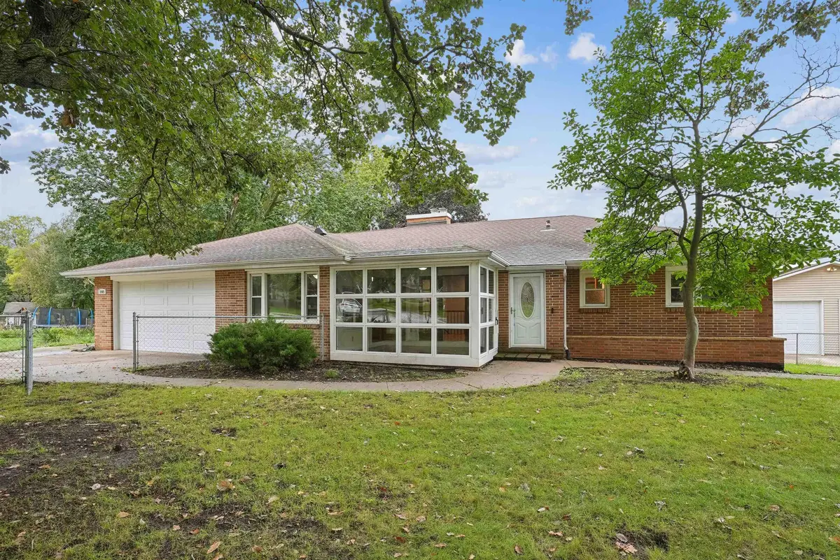 1921 Brookside DR, Cedar Falls, IA 50613
