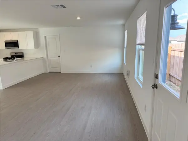 450 Sormonne LOOP, Kyle, TX 78640