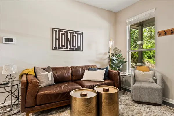 4806 Mendoza DR, Austin, TX 78721