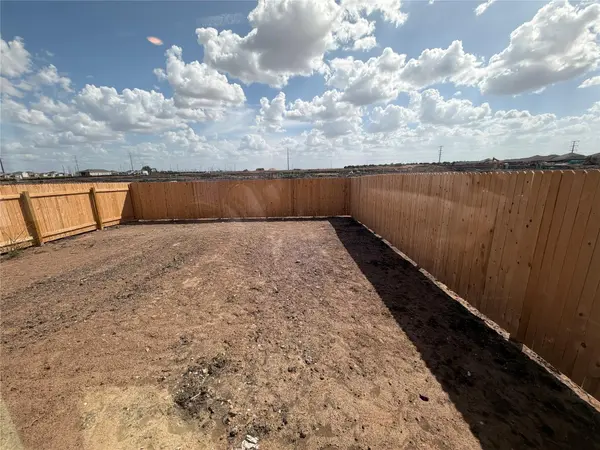 305 Rockies RD, Hutto, TX 78634