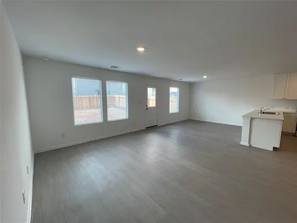 408 Streaking Star DR, Hutto, TX 78634