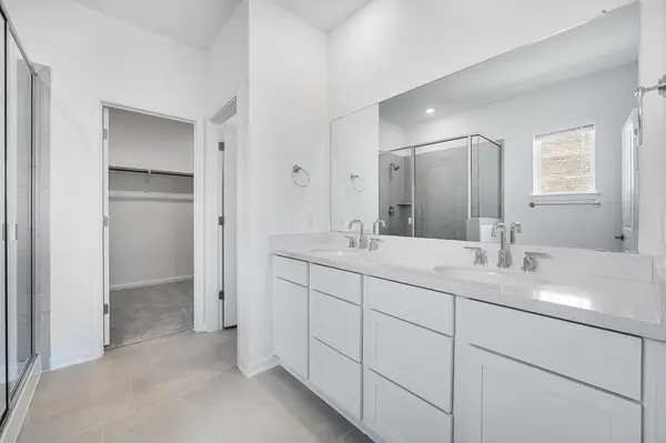 216 Betsy RD, Hutto, TX 78634