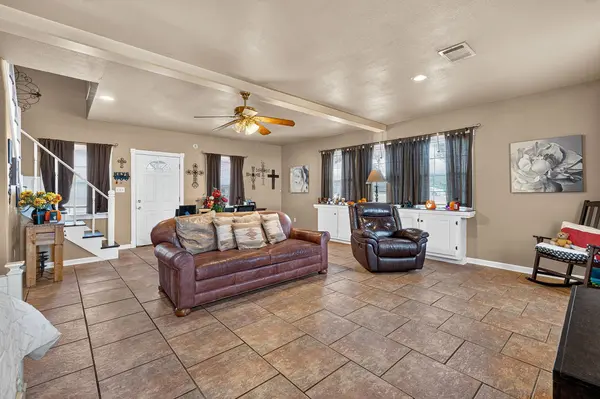 172 Heritage Oaks DR, Cedar Creek, TX 78612