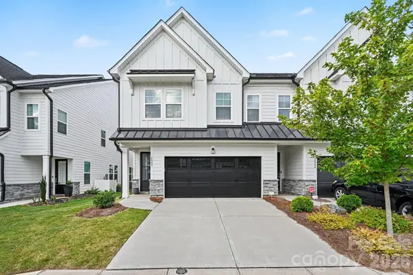 6008 Corbin Woods CT, Charlotte, NC 28226