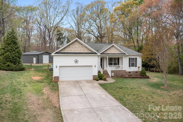 1667 Warwick CT, Lincolnton, NC 28092
