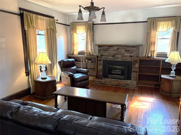 16 Elk Mountain RD, Asheville, NC 28804