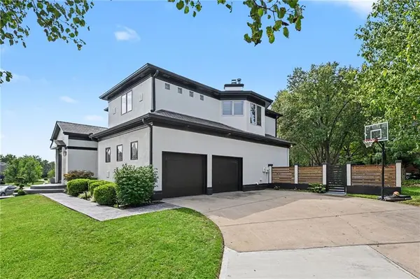 5346 W 123RD ST, Leawood, KS 66209