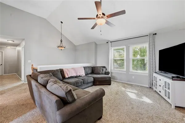 619 SE Joel AVE, Lee's Summit, MO 64063