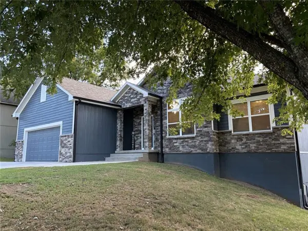 609 Campbell ST, Pleasant Hill, MO 64080