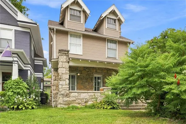 4200 MERCIER ST, Kansas City, MO 64111
