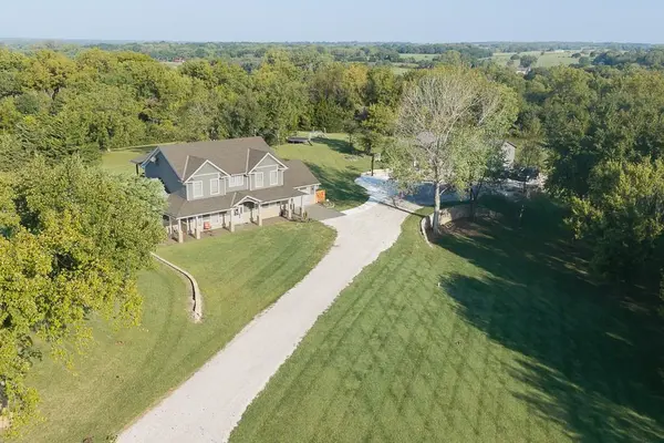 19602 Dempsey RD, Leavenworth, KS 66048