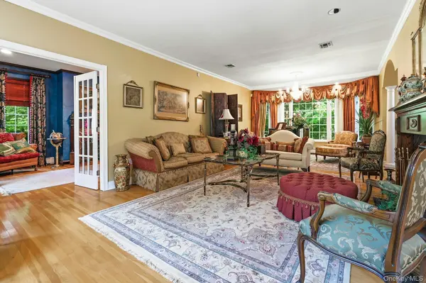 Address not disclosed, Muttontown, NY 11791