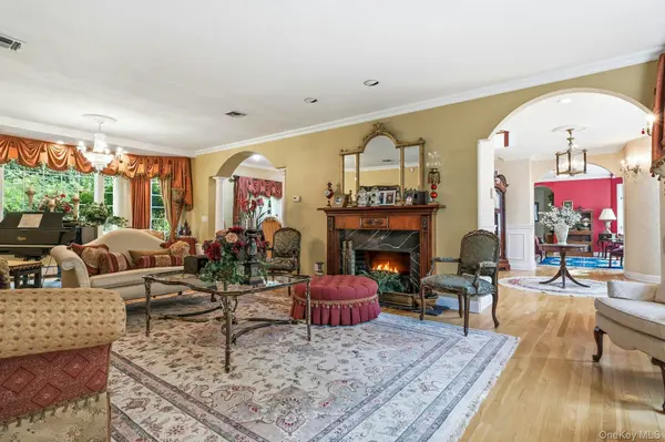 Address not disclosed, Muttontown, NY 11791